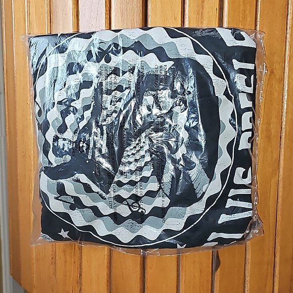 NWT Maurices black and white Memphis Elvis Presley band tee Size XXL - Picture 8 of 10